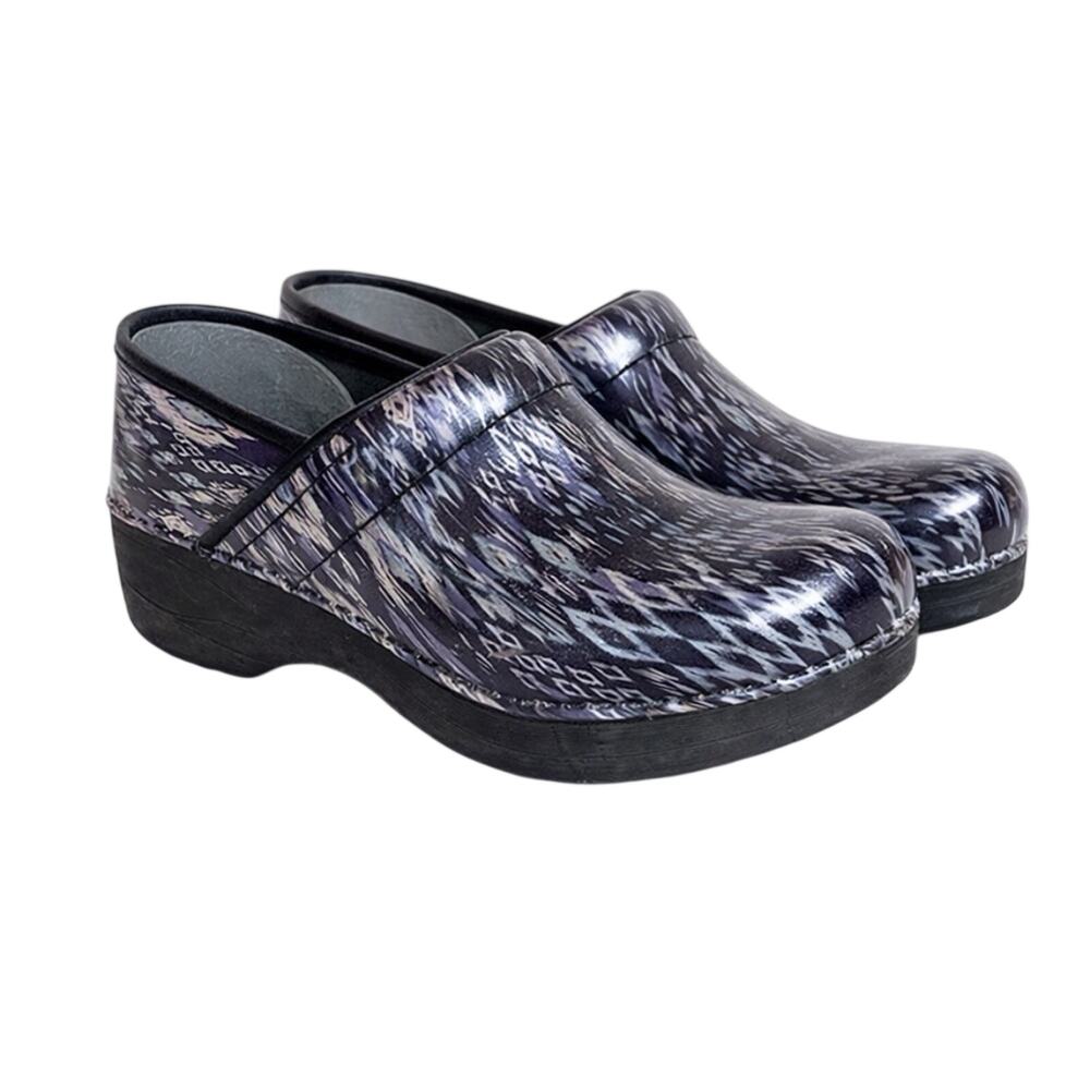 Dansko XP 2.0 Clogs Womens 36 Nurse Shoes Slip Resistant Printed Leather Comfort